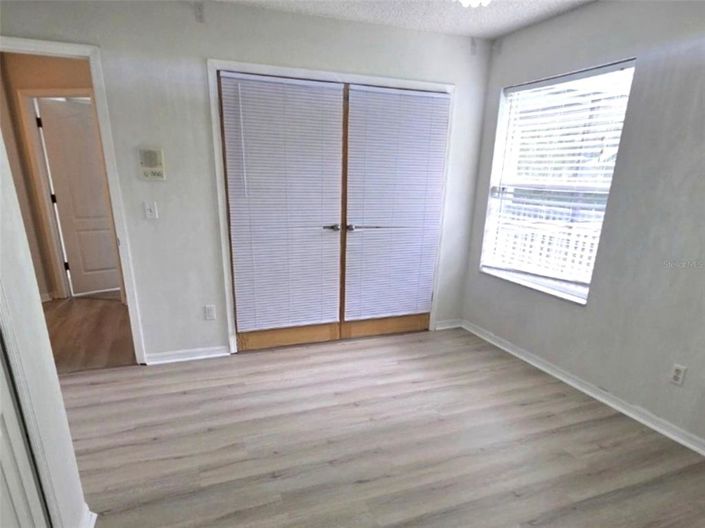 Image No.37-4 Bed House for sale