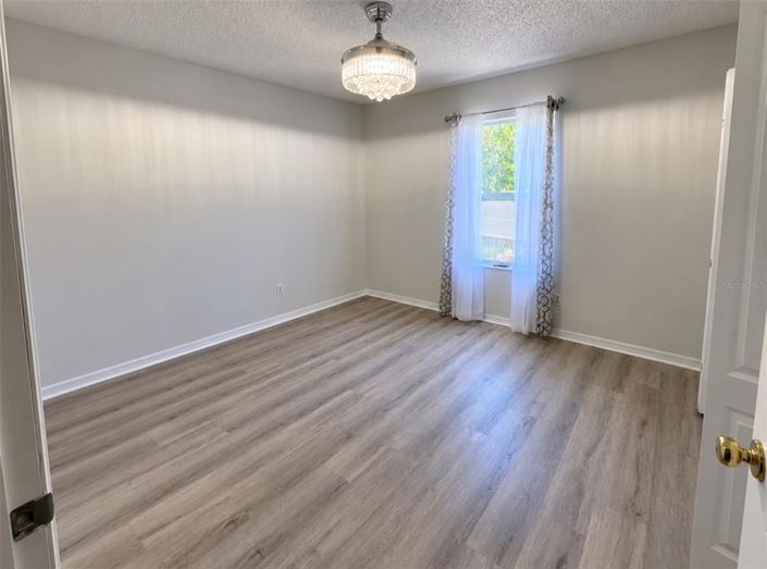 Image No.39-4 Bed House for sale