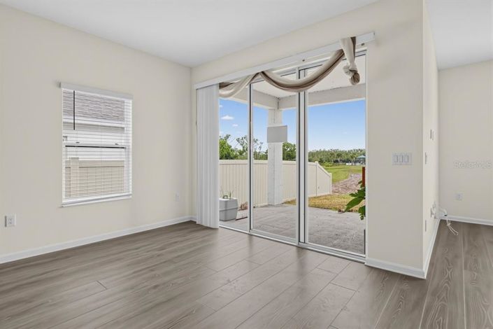 Image No.19-4 Bed House for sale