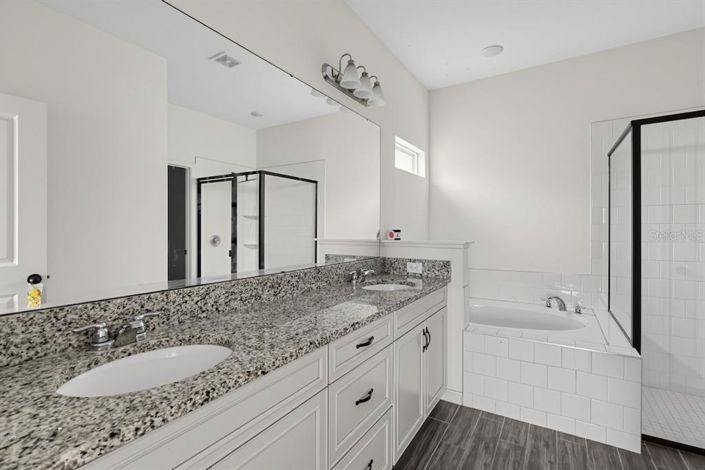 Image No.33-4 Bed House for sale