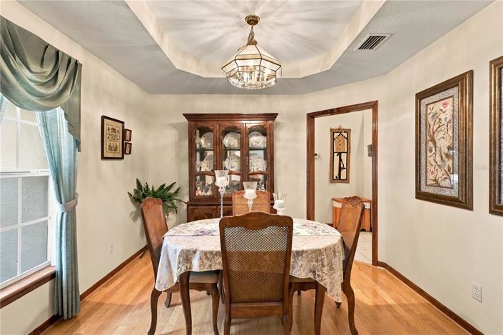 Image No.18-3 Bed House for sale