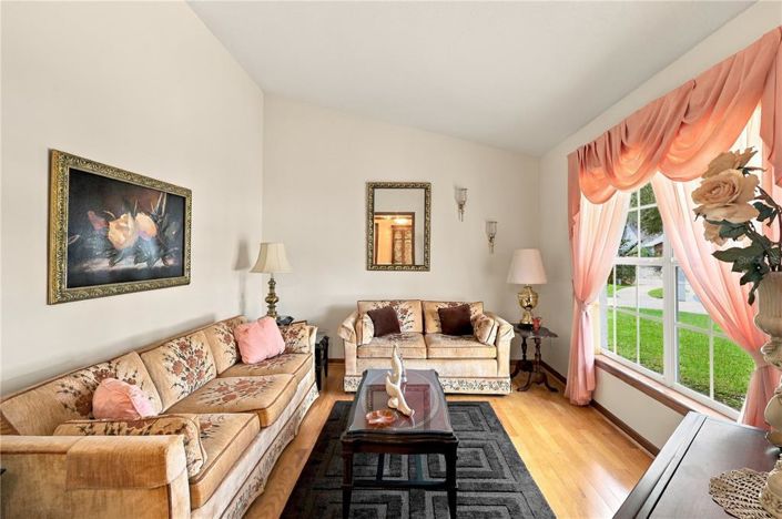 Image No.2-3 Bed House for sale