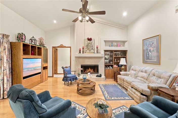 Image No.7-3 Bed House for sale