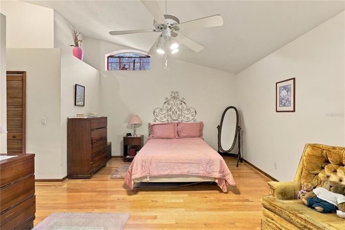 Image No.9-3 Bed House for sale