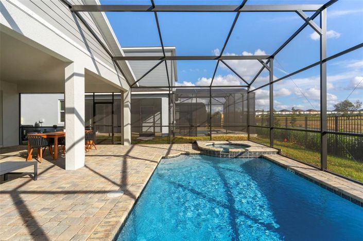 Image No.4-6 Bed House for sale