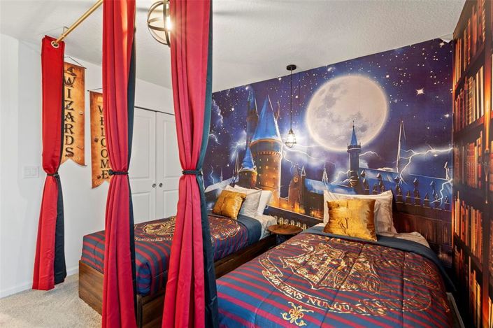Image No.9-6 Bed House for sale