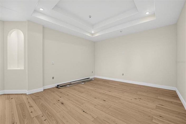 Image No.10-3 Bed Apartment for sale