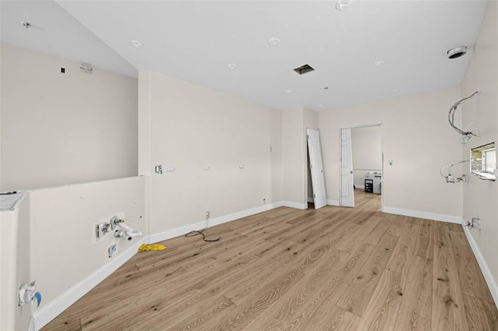 Image No.9-3 Bed Apartment for sale