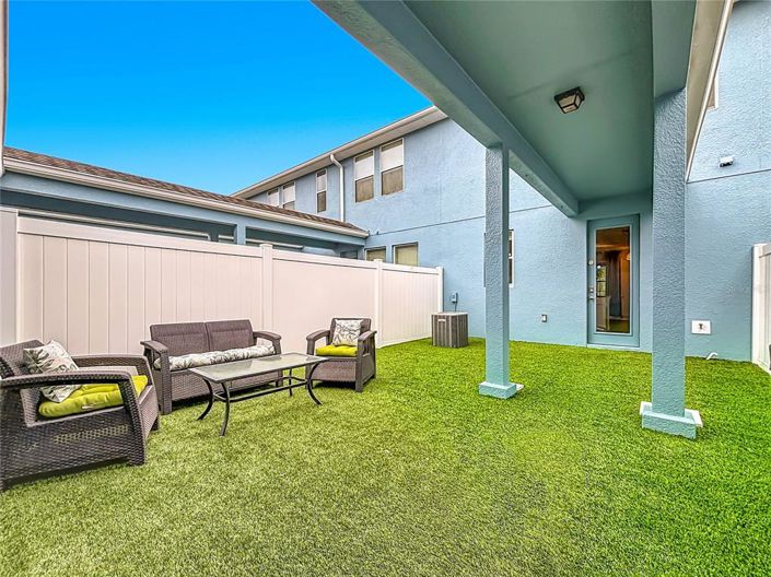 Image No.36-2 Bed Townhouse for sale