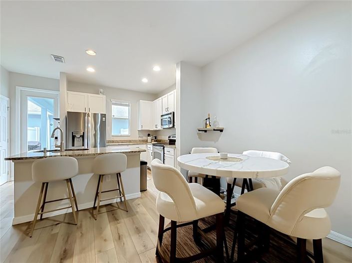 Image No.8-2 Bed Townhouse for sale