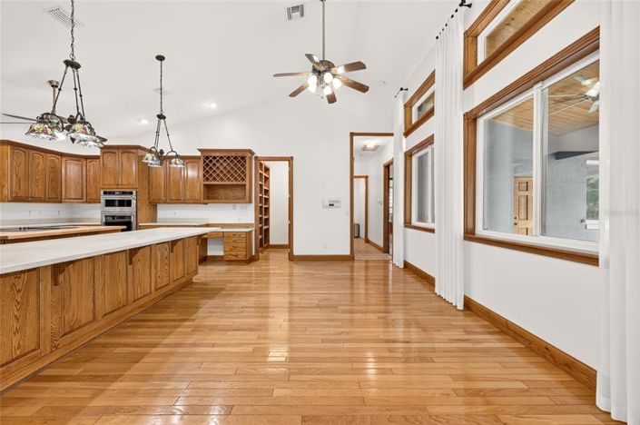 Image No.11-3 Bed House for sale