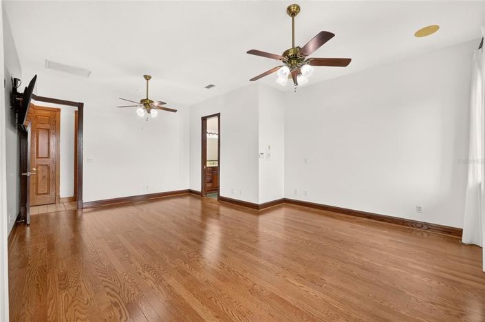 Image No.22-3 Bed House for sale