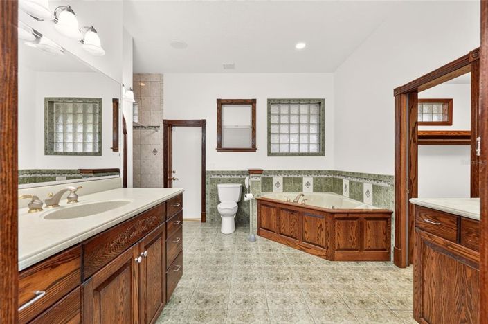 Image No.24-3 Bed House for sale