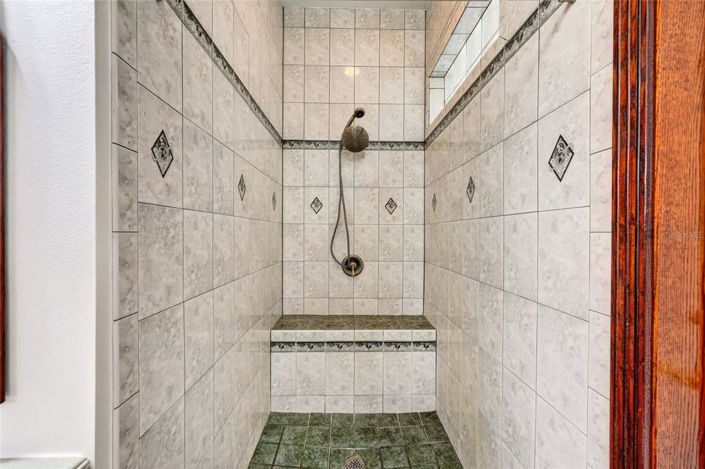 Image No.28-3 Bed House for sale