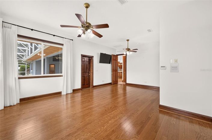 Image No.30-3 Bed House for sale
