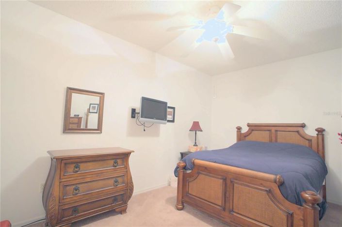 Image No.15-2 Bed Townhouse for sale