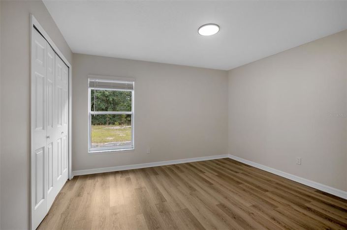 Image No.17-3 Bed House for sale