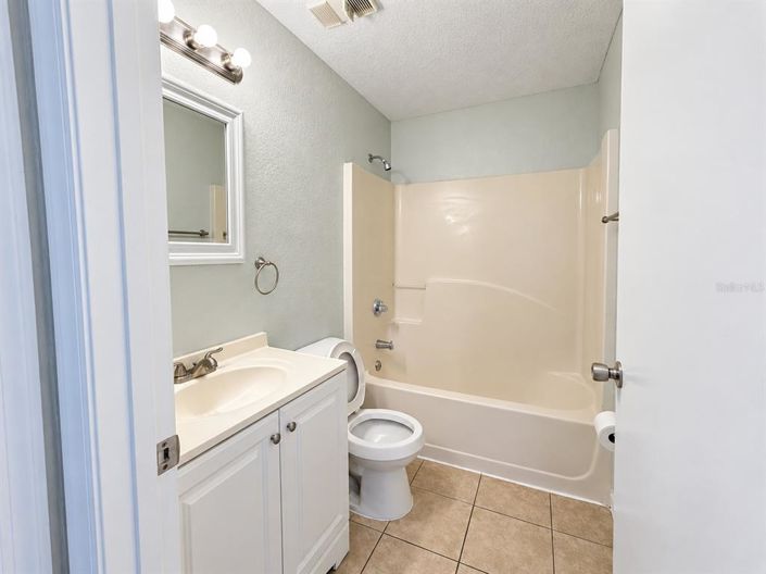 Image No.9-2 Bed Townhouse for sale