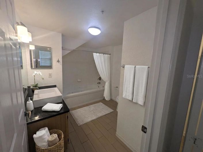 Image No.8-3 Bed Townhouse for sale