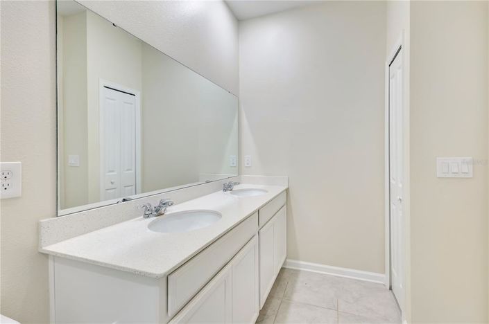 Image No.19-4 Bed House for sale