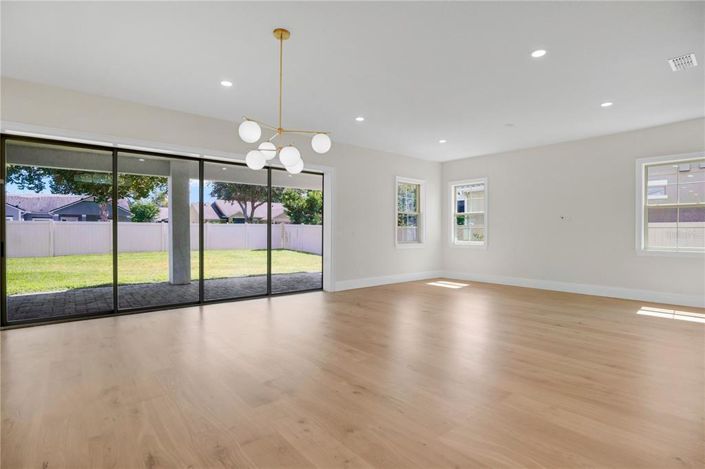 Image No.5-4 Bed House for sale