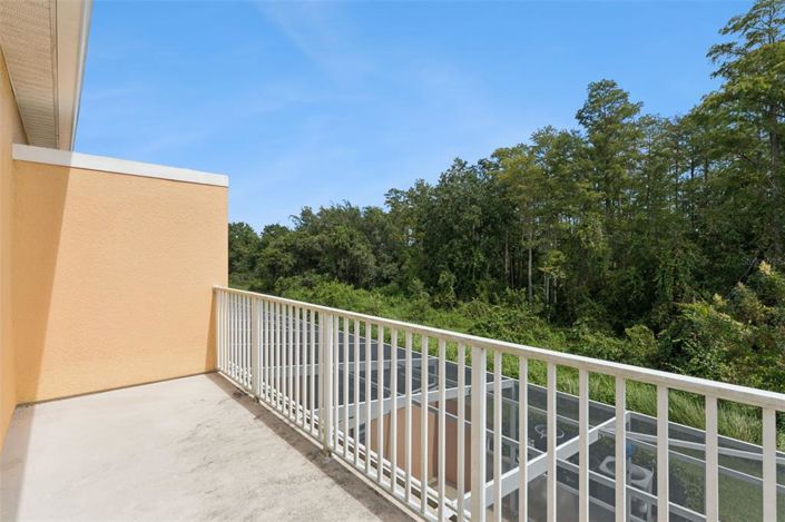 Image No.25-3 Bed Townhouse for sale