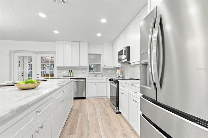 Image No.10-3 Bed House for sale