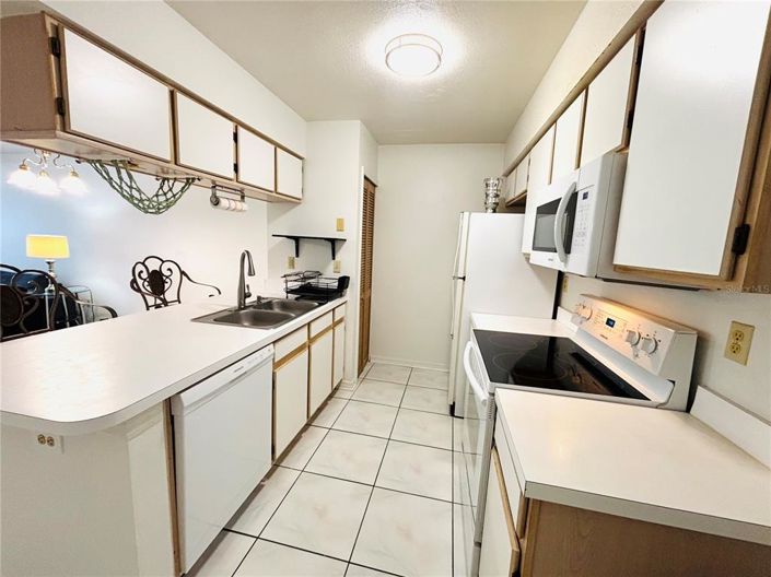 Image No.12-3 Bed Apartment for sale