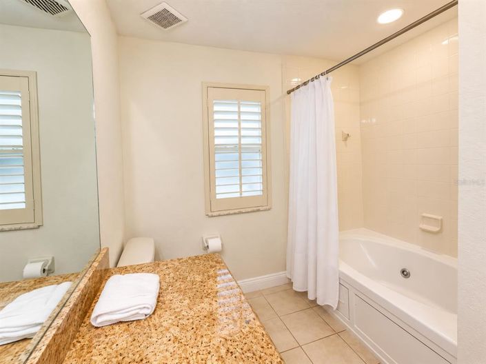 Image No.16-4 Bed Townhouse for sale