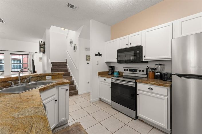 Image No.13-4 Bed Townhouse for sale