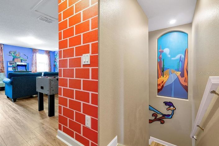 Image No.17-6 Bed House for sale