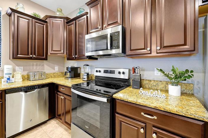 Image No.4-6 Bed House for sale