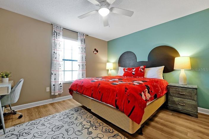 Image No.5-6 Bed House for sale