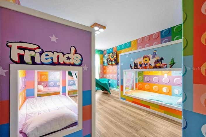 Image No.8-6 Bed House for sale