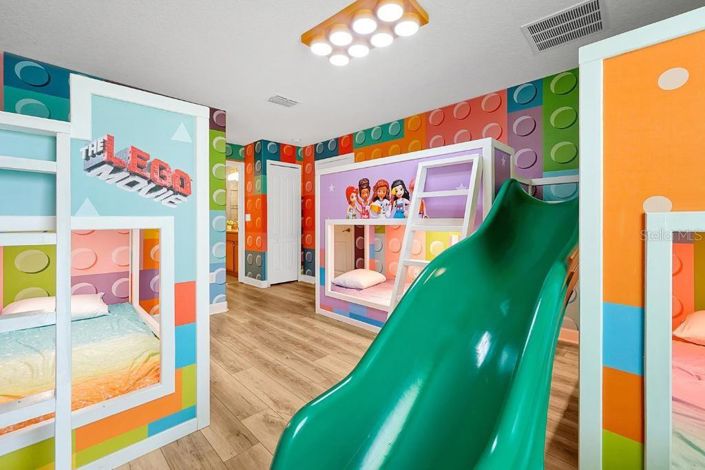 Image No.9-6 Bed House for sale