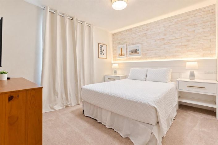 Image No.20-10 Bed House for sale