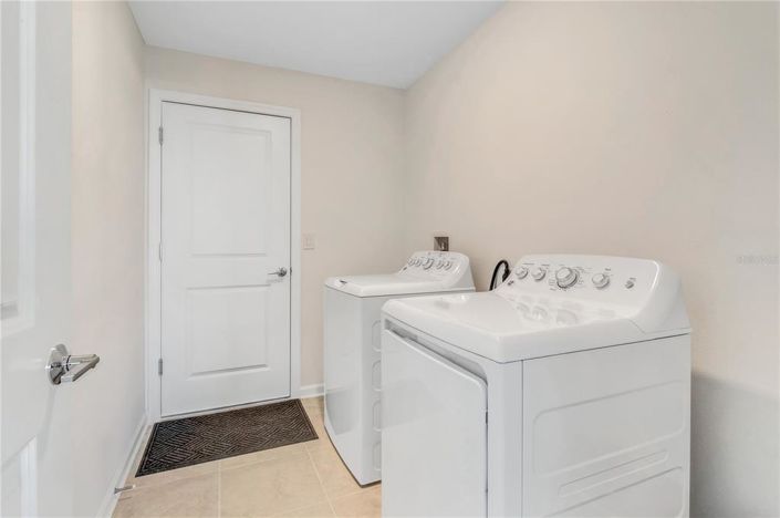 Image No.18-3 Bed House for sale