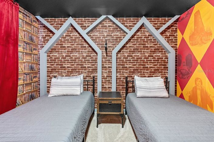 Image No.17-7 Bed House for sale