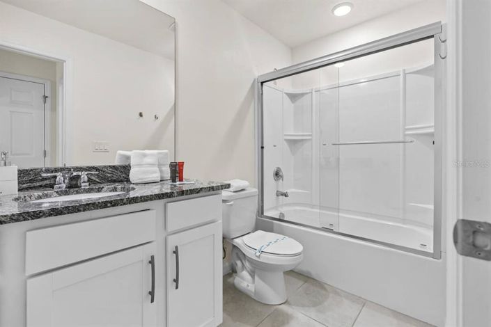 Image No.24-7 Bed House for sale