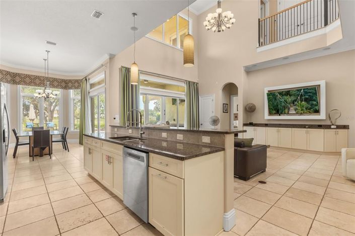 Image No.18-4 Bed House for sale