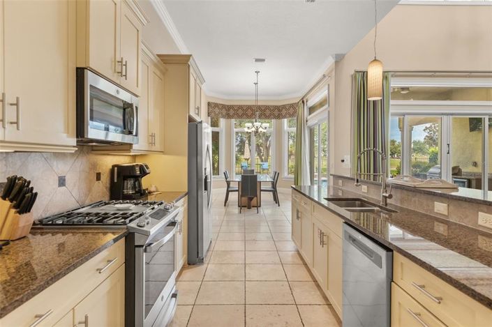 Image No.19-4 Bed House for sale