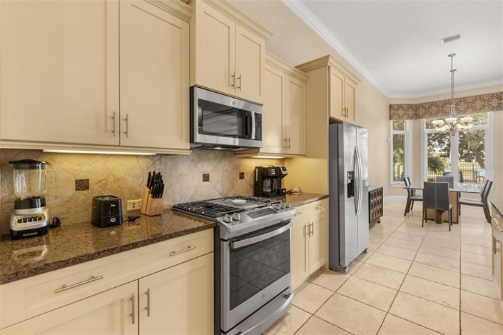 Image No.20-4 Bed House for sale