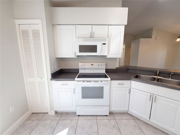 Image No.12-3 Bed House for sale