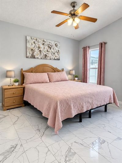 Image No.6-5 Bed House for sale