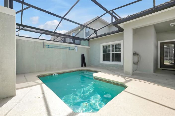 Image No.17-5 Bed Townhouse for sale
