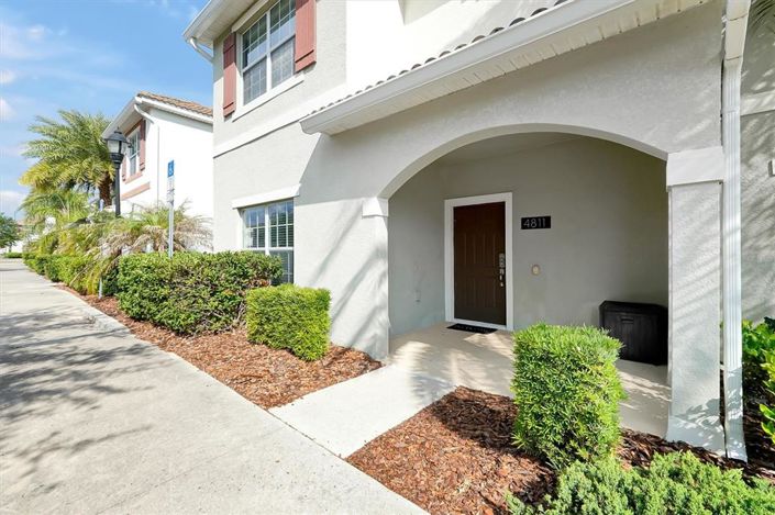 Image No.2-5 Bed Townhouse for sale