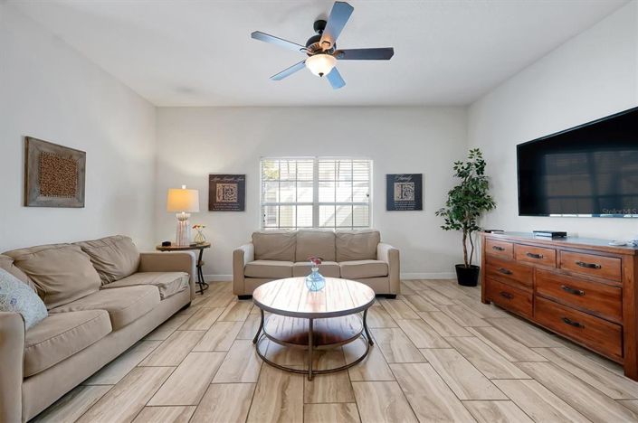 Image No.6-5 Bed Townhouse for sale
