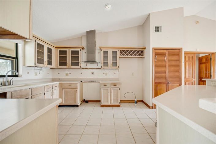 Image No.16-4 Bed House for sale