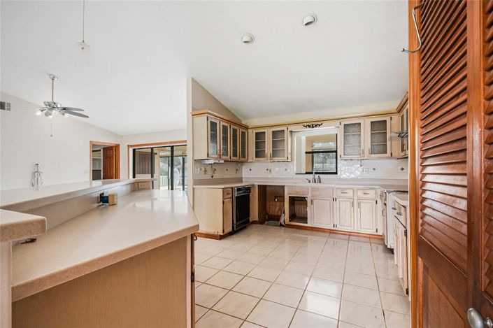 Image No.20-4 Bed House for sale