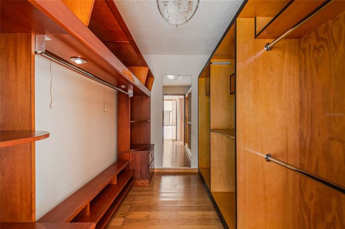 Image No.24-4 Bed House for sale